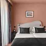Belloy 4* 파리