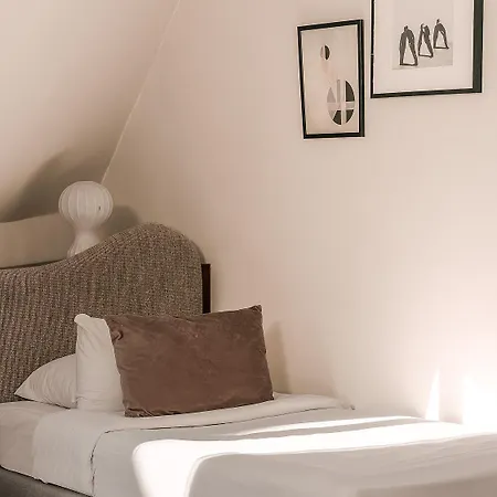 Belloy 4* Paris