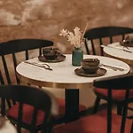 Belloy 4* Paris
